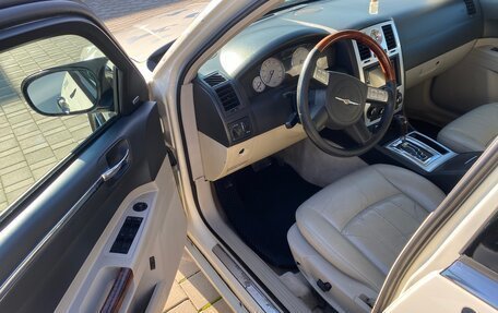 Chrysler 300C II, 2005 год, 1 370 000 рублей, 5 фотография