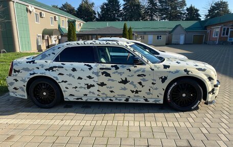 Chrysler 300C II, 2005 год, 1 370 000 рублей, 2 фотография