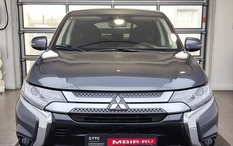 Mitsubishi Outlander III рестайлинг 3, 2020 год, 1 999 000 рублей, 2 фотография