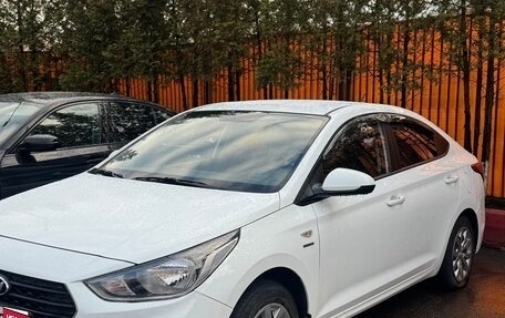 Hyundai Solaris II рестайлинг, 2019 год, 1 450 000 рублей, 1 фотография