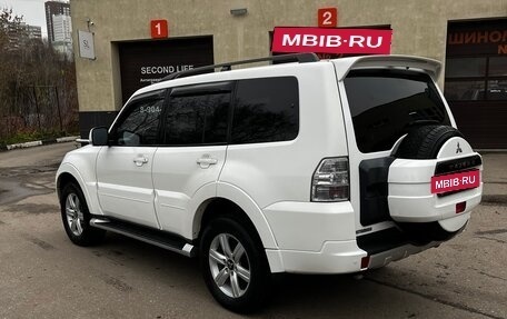 Mitsubishi Pajero IV, 2013 год, 2 815 000 рублей, 4 фотография