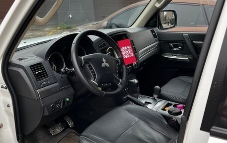 Mitsubishi Pajero IV, 2013 год, 2 815 000 рублей, 12 фотография