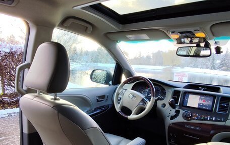 Toyota Sienna III, 2013 год, 2 550 000 рублей, 15 фотография