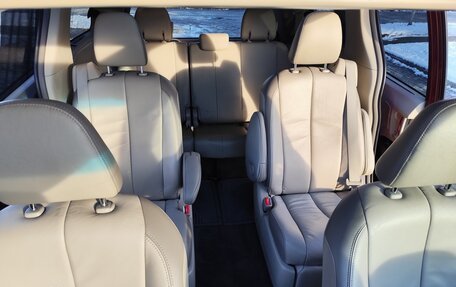 Toyota Sienna III, 2013 год, 2 550 000 рублей, 18 фотография