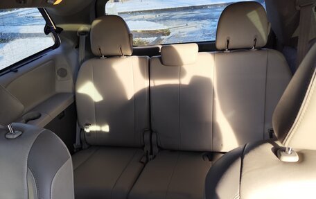 Toyota Sienna III, 2013 год, 2 550 000 рублей, 19 фотография