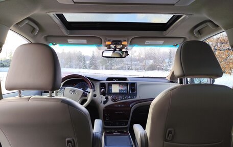 Toyota Sienna III, 2013 год, 2 550 000 рублей, 16 фотография