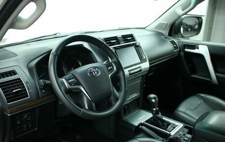 Toyota Land Cruiser Prado 150 рестайлинг 2, 2019 год, 4 390 000 рублей, 17 фотография