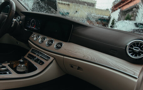 Mercedes-Benz E-Класс, 2017 год, 3 600 000 рублей, 23 фотография