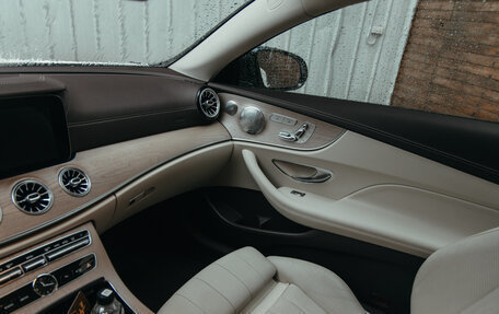 Mercedes-Benz E-Класс, 2017 год, 3 600 000 рублей, 21 фотография