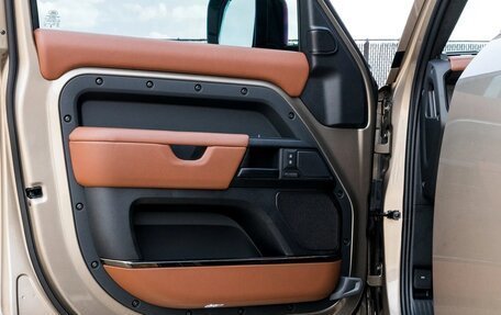 Land Rover Defender II, 2025 год, 22 918 104 рублей, 22 фотография