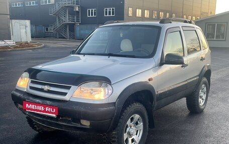 Chevrolet Niva I рестайлинг, 2003 год, 249 000 рублей, 2 фотография