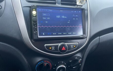 Hyundai Solaris II рестайлинг, 2013 год, 720 000 рублей, 8 фотография