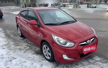 Hyundai Solaris II рестайлинг, 2013 год, 720 000 рублей, 2 фотография