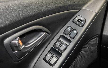 Hyundai ix35 I рестайлинг, 2013 год, 1 400 000 рублей, 23 фотография