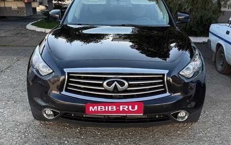 Infiniti FX II, 2012 год, 2 000 000 рублей, 1 фотография