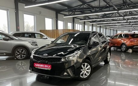 KIA Rio IV, 2021 год, 1 675 000 рублей, 1 фотография