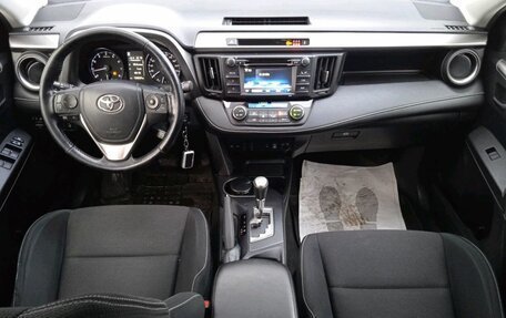 Toyota RAV4, 2016 год, 2 300 000 рублей, 16 фотография