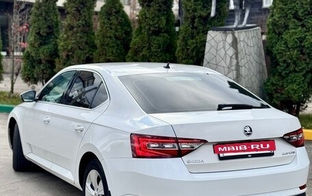 Skoda Superb III рестайлинг, 2016 год, 1 550 000 рублей, 2 фотография