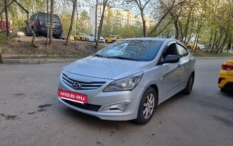 Hyundai Solaris II рестайлинг, 2015 год, 700 000 рублей, 4 фотография