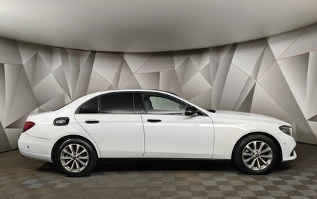 Mercedes-Benz E-Класс, 2019 год, 1 350 000 рублей, 4 фотография