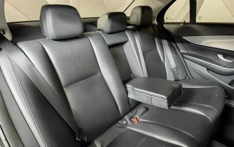 Mercedes-Benz E-Класс, 2019 год, 1 350 000 рублей, 9 фотография