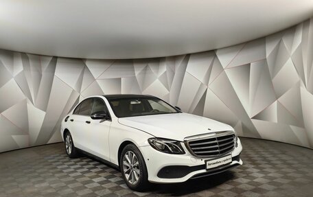 Mercedes-Benz E-Класс, 2019 год, 1 350 000 рублей, 2 фотография