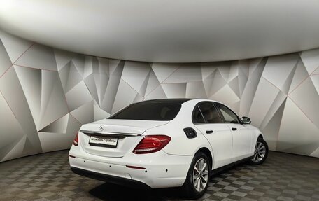 Mercedes-Benz E-Класс, 2019 год, 1 350 000 рублей, 8 фотография