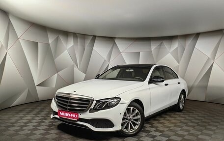 Mercedes-Benz E-Класс, 2019 год, 1 350 000 рублей, 1 фотография