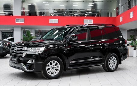 Toyota Land Cruiser 200, 2015 год, 4 349 000 рублей, 1 фотография