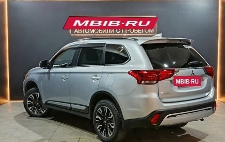 Mitsubishi Outlander III рестайлинг 3, 2021 год, 2 490 000 рублей, 2 фотография
