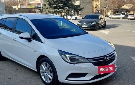 Opel Astra K, 2019 год, 1 750 000 рублей, 2 фотография
