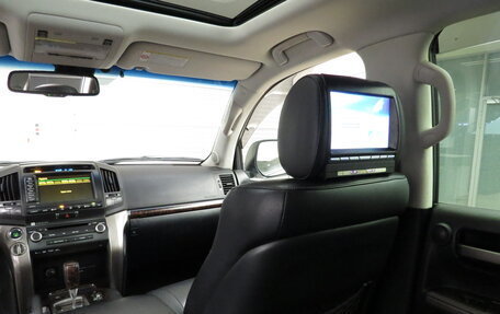 Toyota Land Cruiser 200, 2011 год, 2 495 000 рублей, 21 фотография