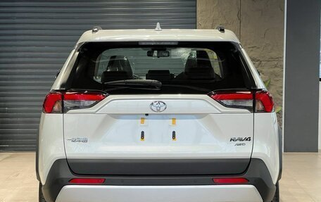 Toyota RAV4, 2025 год, 3 990 000 рублей, 7 фотография