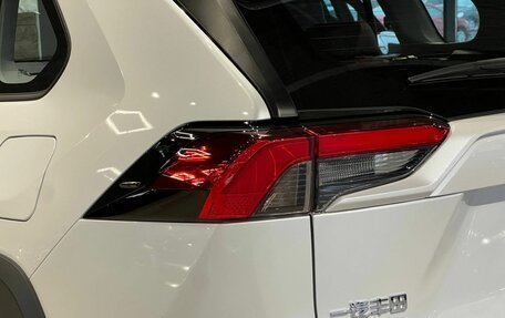 Toyota RAV4, 2025 год, 3 990 000 рублей, 10 фотография