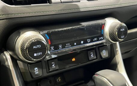 Toyota RAV4, 2025 год, 3 990 000 рублей, 15 фотография