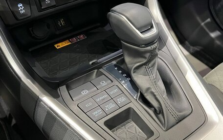 Toyota RAV4, 2025 год, 3 990 000 рублей, 25 фотография