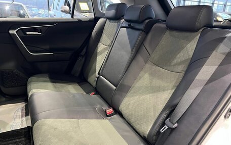 Toyota RAV4, 2025 год, 3 990 000 рублей, 36 фотография