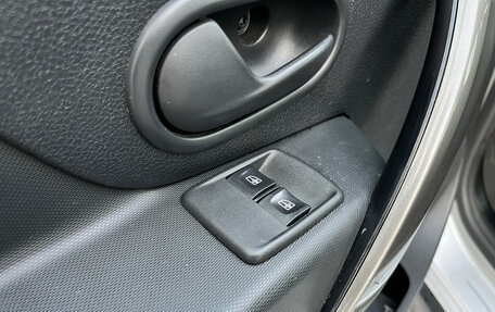 Renault Logan II, 2019 год, 1 230 000 рублей, 20 фотография