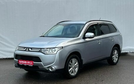 Mitsubishi Outlander III рестайлинг 3, 2013 год, 1 450 000 рублей, 1 фотография