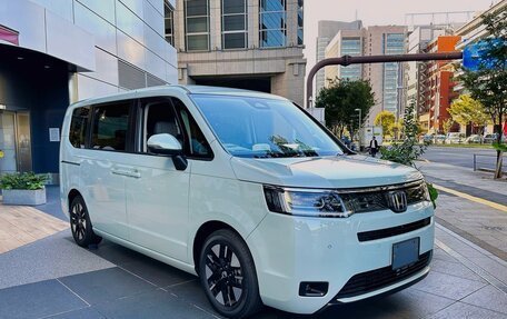 Honda Stepwgn, 2023 год, 2 400 000 рублей, 1 фотография