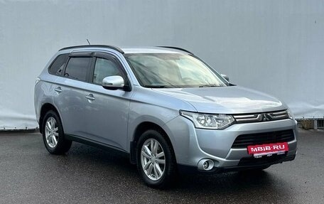 Mitsubishi Outlander III рестайлинг 3, 2013 год, 1 450 000 рублей, 3 фотография