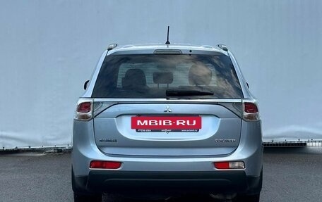 Mitsubishi Outlander III рестайлинг 3, 2013 год, 1 450 000 рублей, 6 фотография