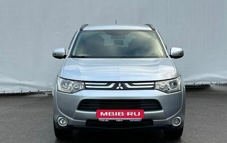 Mitsubishi Outlander III рестайлинг 3, 2013 год, 1 450 000 рублей, 2 фотография