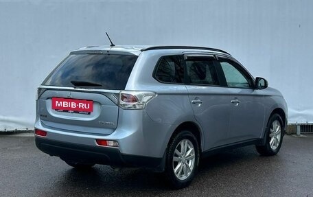 Mitsubishi Outlander III рестайлинг 3, 2013 год, 1 450 000 рублей, 5 фотография