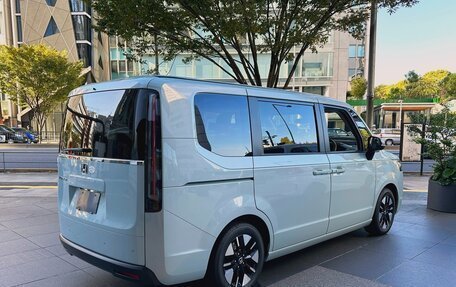 Honda Stepwgn, 2023 год, 2 400 000 рублей, 4 фотография