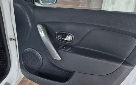 Renault Logan II, 2016 год, 670 000 рублей, 10 фотография