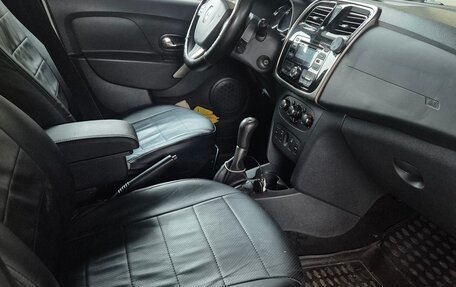 Renault Logan II, 2016 год, 670 000 рублей, 5 фотография