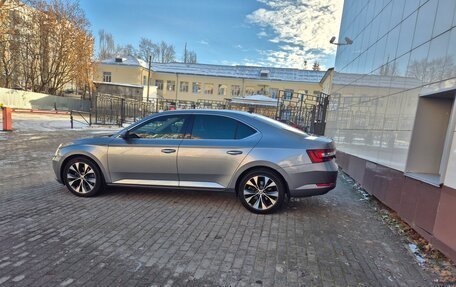 Skoda Superb III рестайлинг, 2018 год, 1 620 000 рублей, 3 фотография