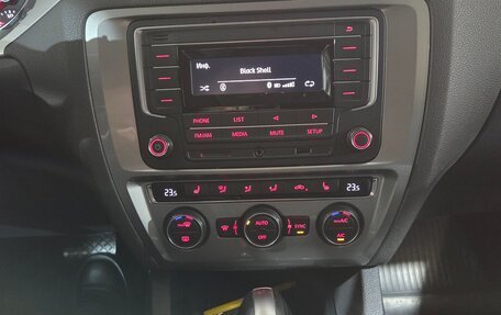 Volkswagen Jetta VI, 2017 год, 1 200 000 рублей, 11 фотография