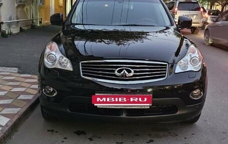 Infiniti QX50 I рестайлинг, 2015 год, 2 400 000 рублей, 4 фотография